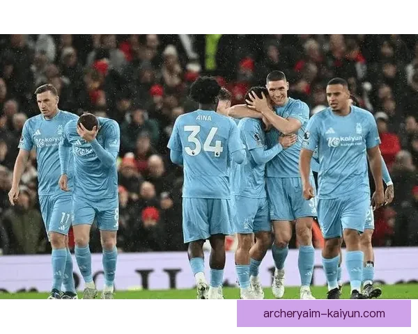 保利尼奥继续发挥稳定，成为球队战术中的重要支柱与攻防兼备的全能中场