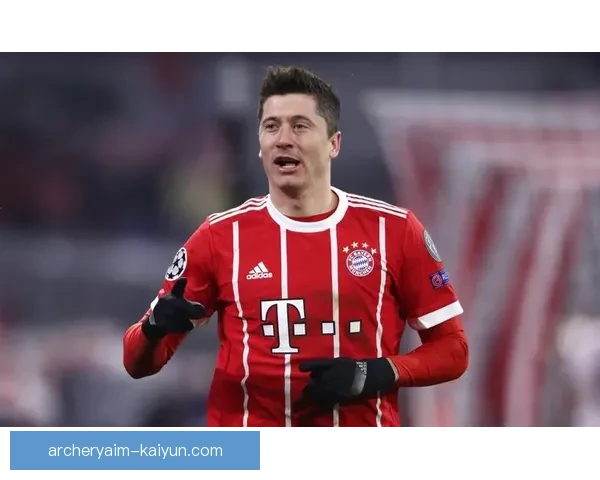 莱万多夫斯基德甲表现稳健，获得赛季最佳称号引发关注